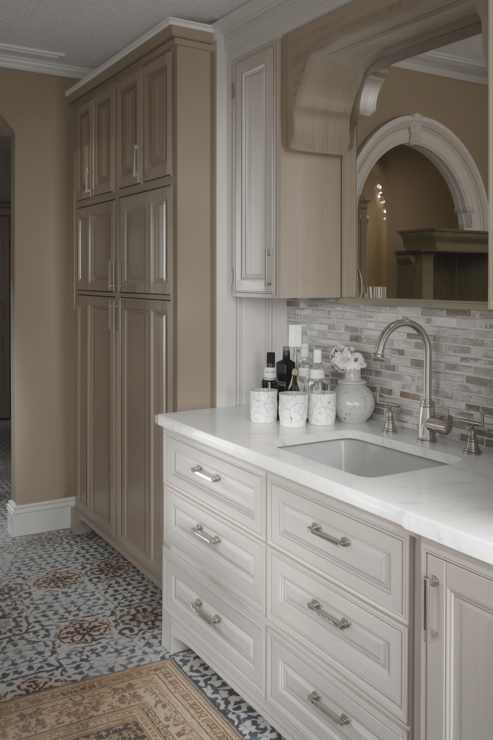 Two-toned Cabinets with Elegant Handles