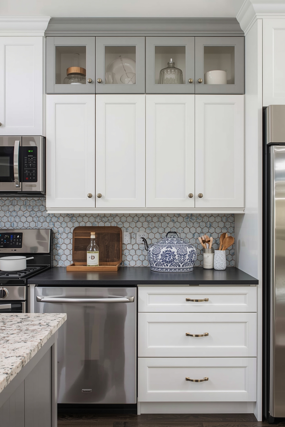 Two-toned Kitchen Cabinet Storage Ideas