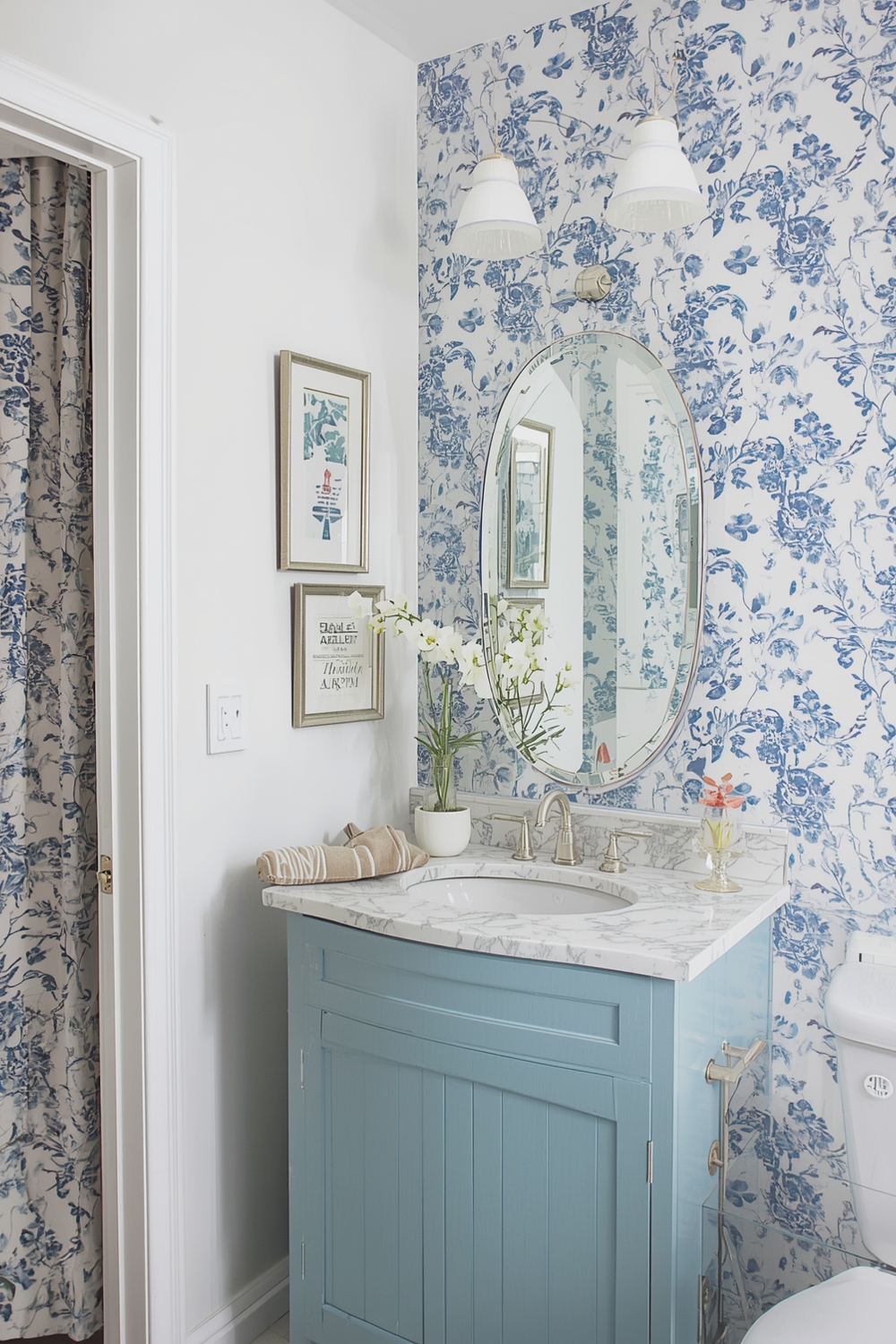 Bathroom Mirror Accent Ideas
