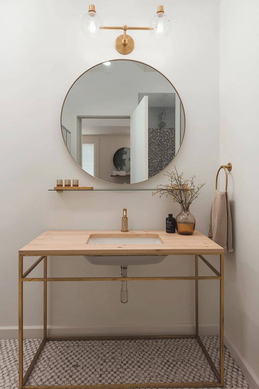 Minimalist Bathroom Mirror Layouts