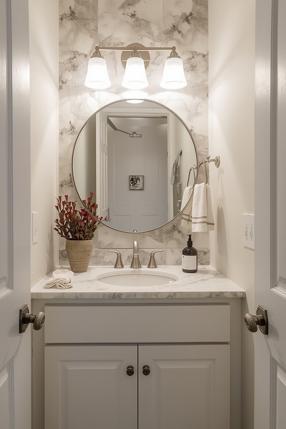 Small Bathroom Lighting and Decor Ideas