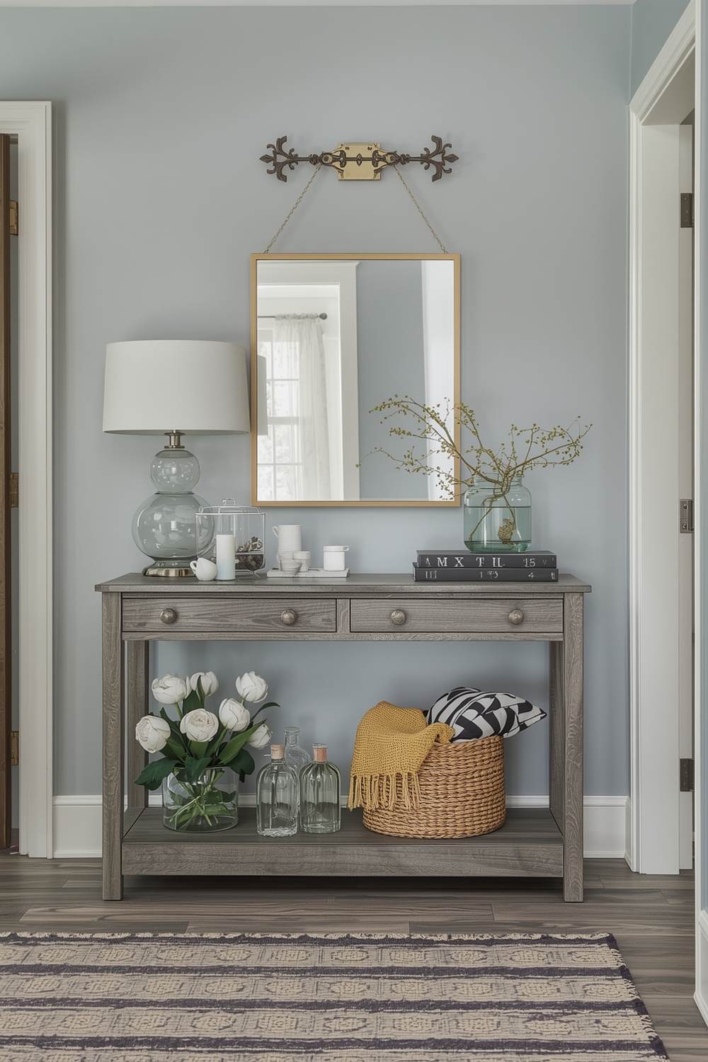 Stylish Small Entryway Decor